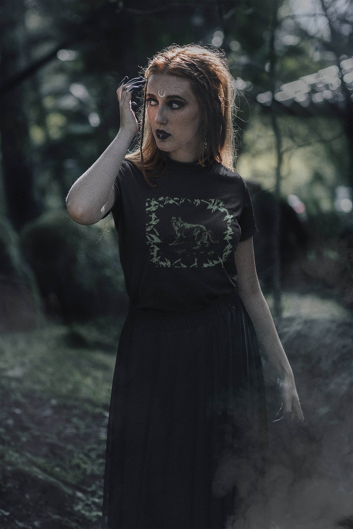 Huntress Wolf T-Shirt - Moss Green